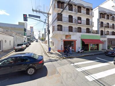 Circuit Louge And Bar