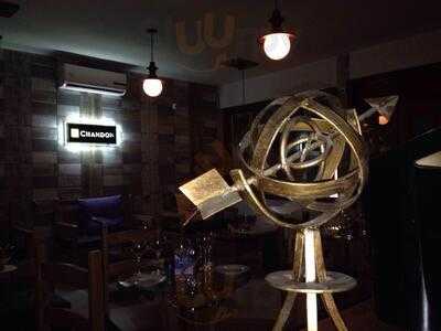 Brut Champanheria & Wine Bar