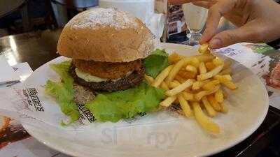 Wayne’s Burger Star