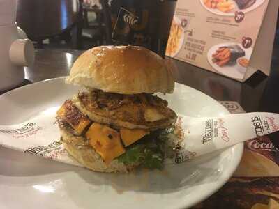 Wayne’s Burger Star