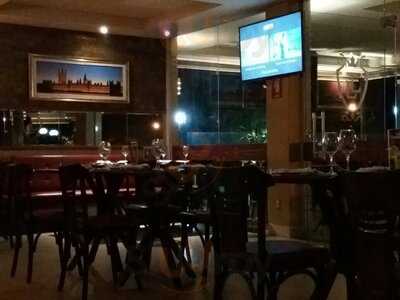 London London Restaurante Bar