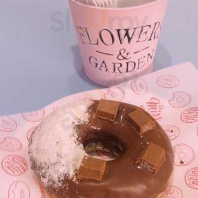 Miss Donuts