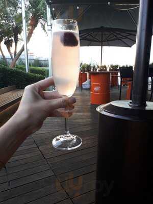 Gards Bar De Drinks & Cocktails