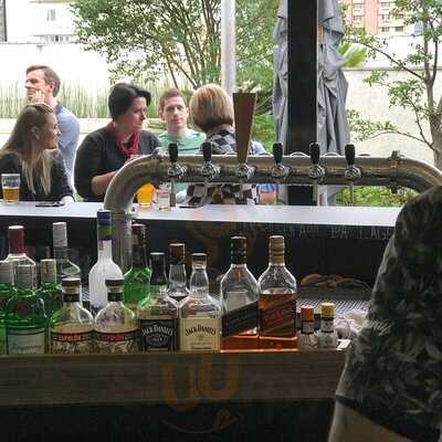 Gards Bar De Drinks & Cocktails