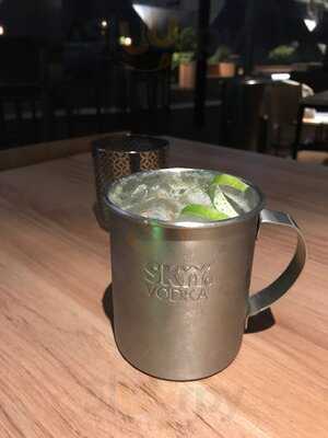 Gards Bar De Drinks & Cocktails