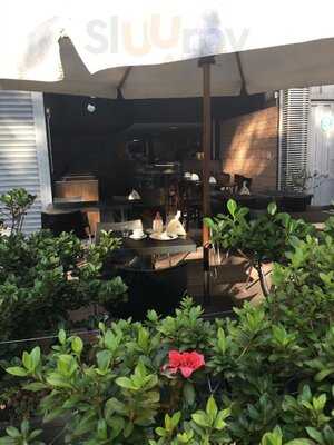 Naty's Café & Gourmet