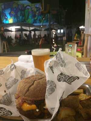 Batú Burger N' Beer