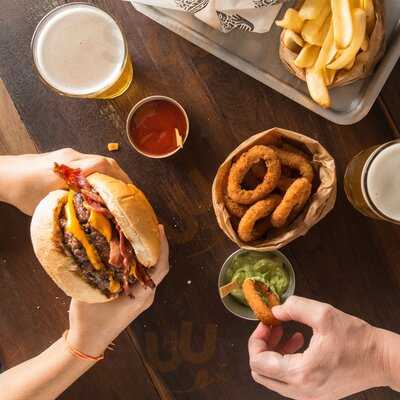 Batú Burger N' Beer