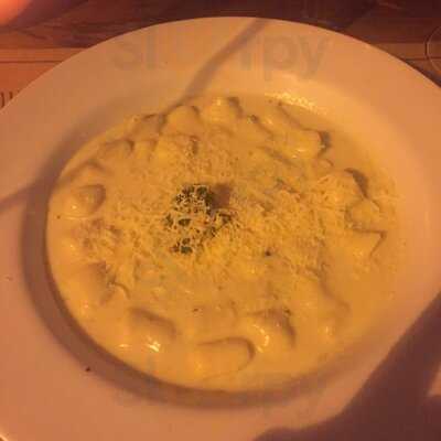 Pecorino Bar & Trattoria Jardins