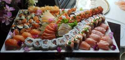 Tsuru Sushi E Wine Bar