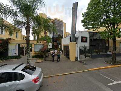 Tsuru Sushi E Wine Bar