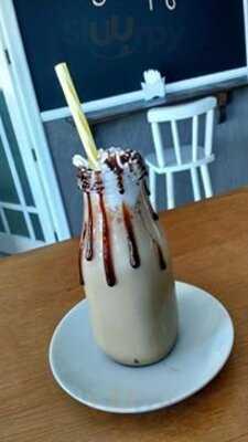 Madame's Coffee And Beer