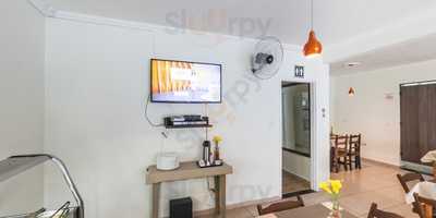 Canecas & Tulipas Restaurante & Bar