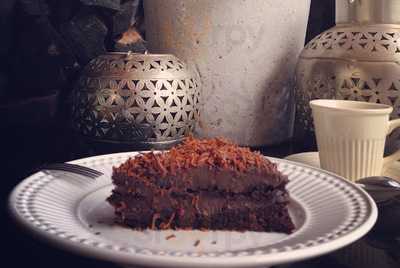 Lírios Bistrô E Café