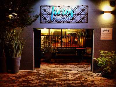 Lírios Bistrô E Café