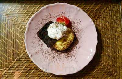 Lírios Bistrô E Café