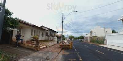 Lírios Bistrô E Café