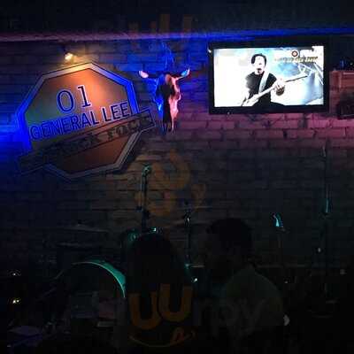 General Lee Redneck Pub