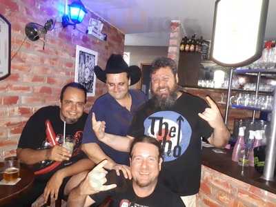 General Lee Redneck Pub