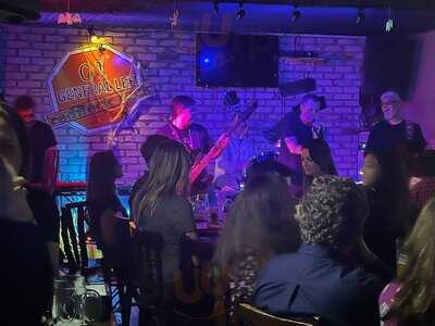 General Lee Redneck Pub