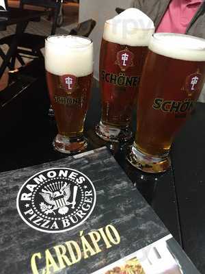 Ramones Pizza Burger