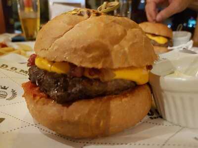 Dom Burger House
