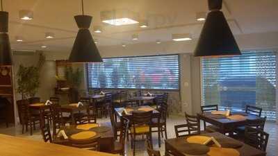 Miráss Empório E Restaurante Árabe