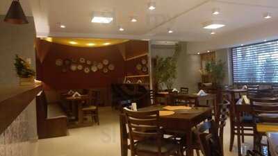 Miráss Empório E Restaurante Árabe