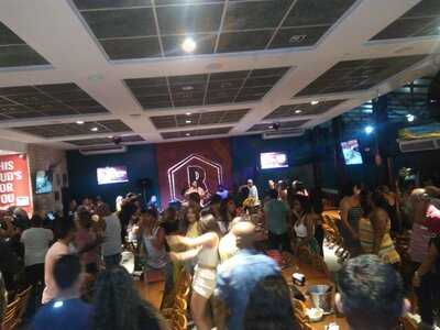 R21 Bar & Restaurante