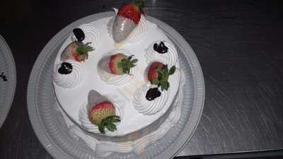 Panificadora E Confeitaria Empório Dinda