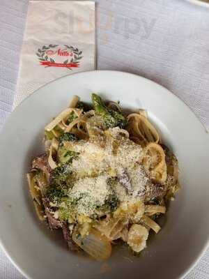 Nello's Cantina E Pizzeria