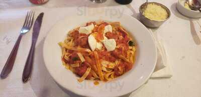 Nello's Cantina E Pizzeria