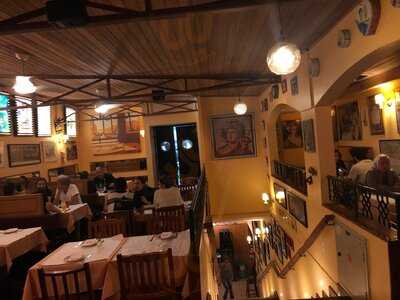 Nello's Cantina E Pizzeria