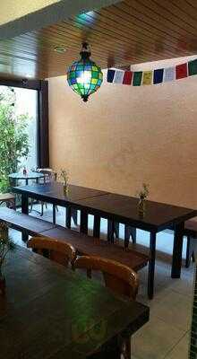 Shanti Café & Bistrô