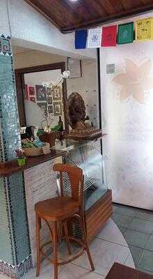 Shanti Café & Bistrô