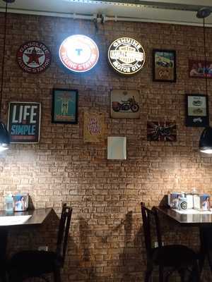 The Hot Rods Sanduiches E Crepes