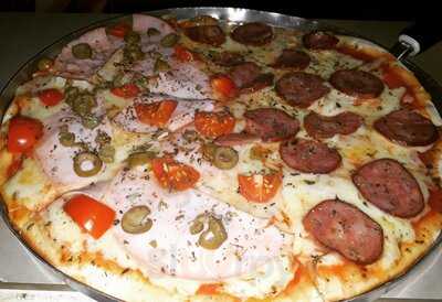 Da Pavarotti Pizzaria