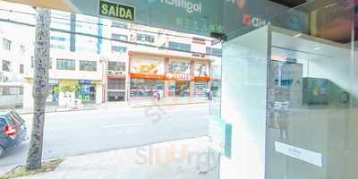 Azul E Branco Games E Lanches