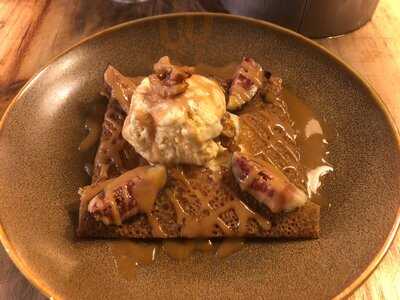 Amelie Creperie Et Bistrot