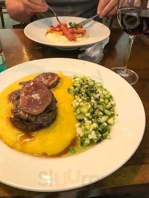 Amelie Creperie Et Bistrot