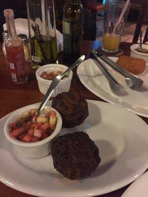 Caetano's Bar - Lugar De Amigos