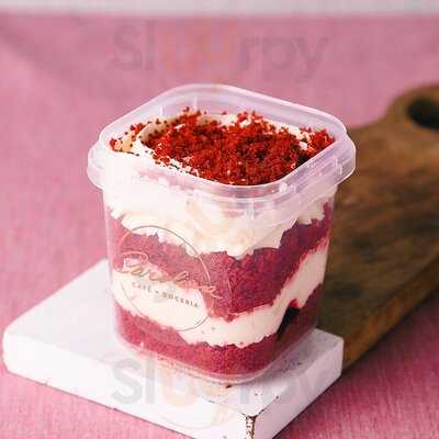 Carolina Café + Doceria