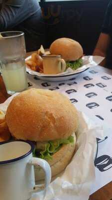 O Inglês Burger & Beer