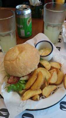 O Inglês Burger & Beer