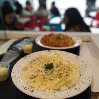 Dom Martin Pizza Cone