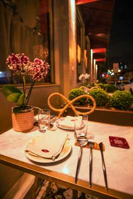 Lamerica Essencial Pub