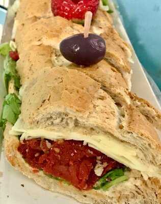 Paris Confeitaria E Cafe Bakery