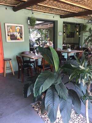 Flor & Salsa Bistrô