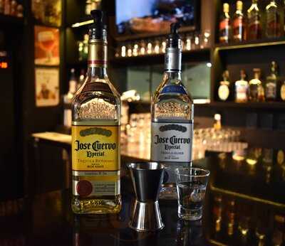 Saloon Barbearia & Bar