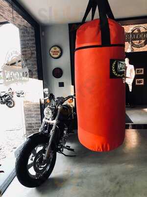 Saloon Barbearia & Bar